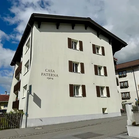 Family Lakeside Mountain Views Apartment