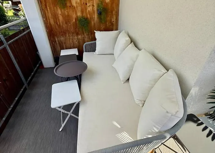 Family Lakeside Mountain Views Апартаменты